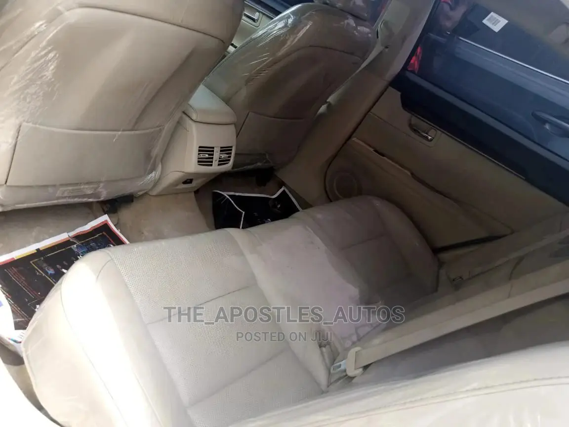 Lexus ES 2013 White