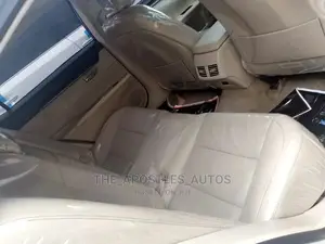 Lexus ES 2013 White