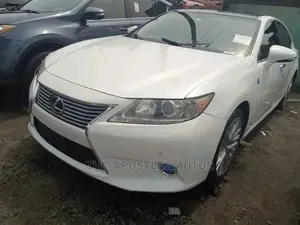 Lexus ES 2013 White
