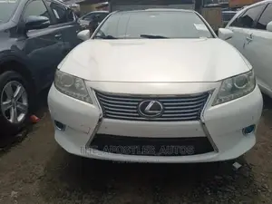 Lexus ES 2013 White
