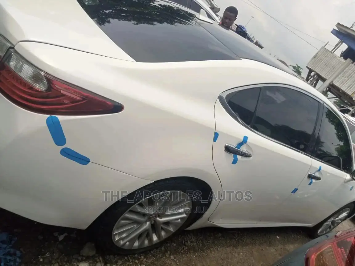 Lexus ES 2013 White
