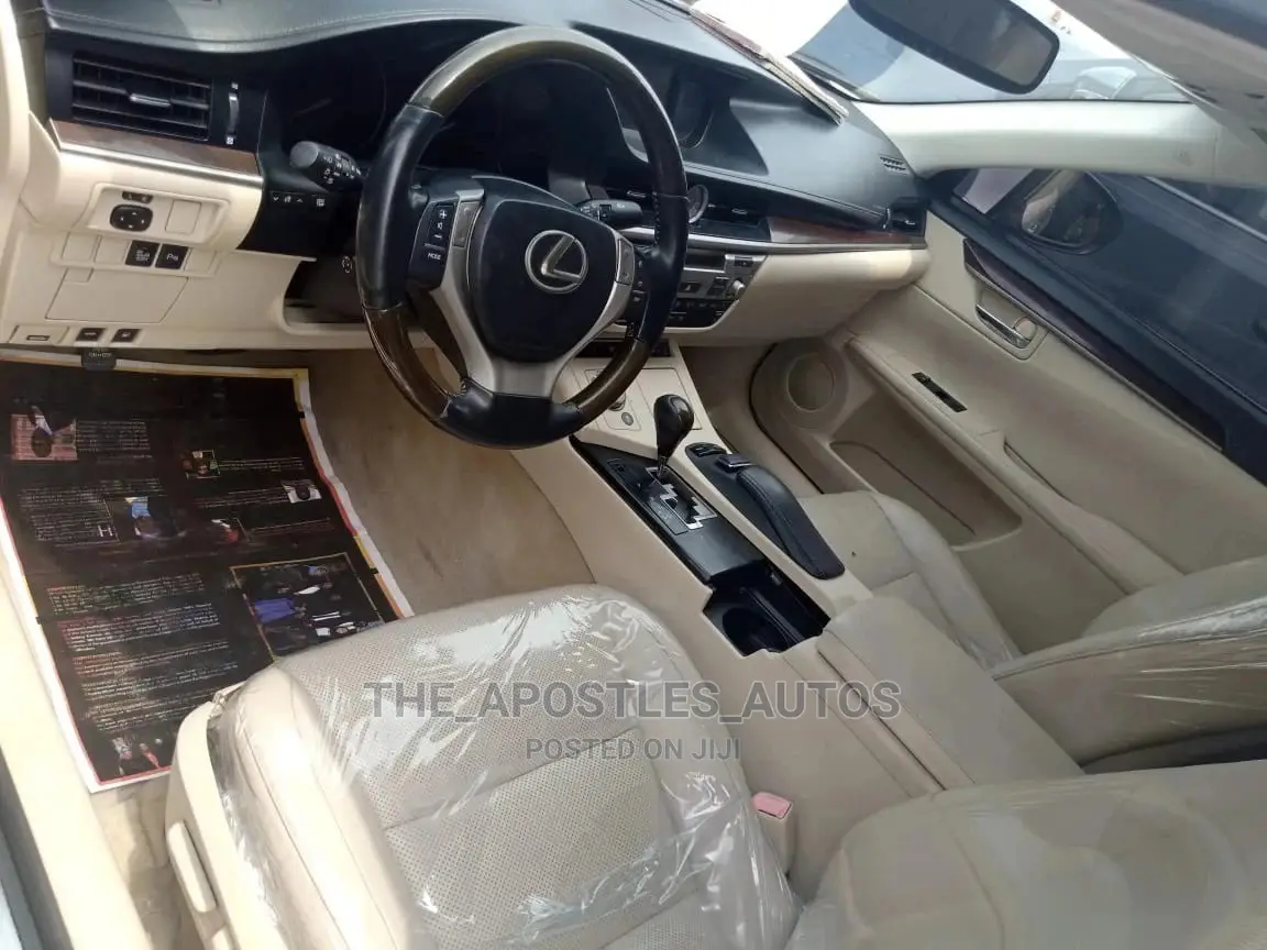 Lexus ES 2013 White