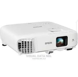 Epson Projector 4400 Lumes EB2042
