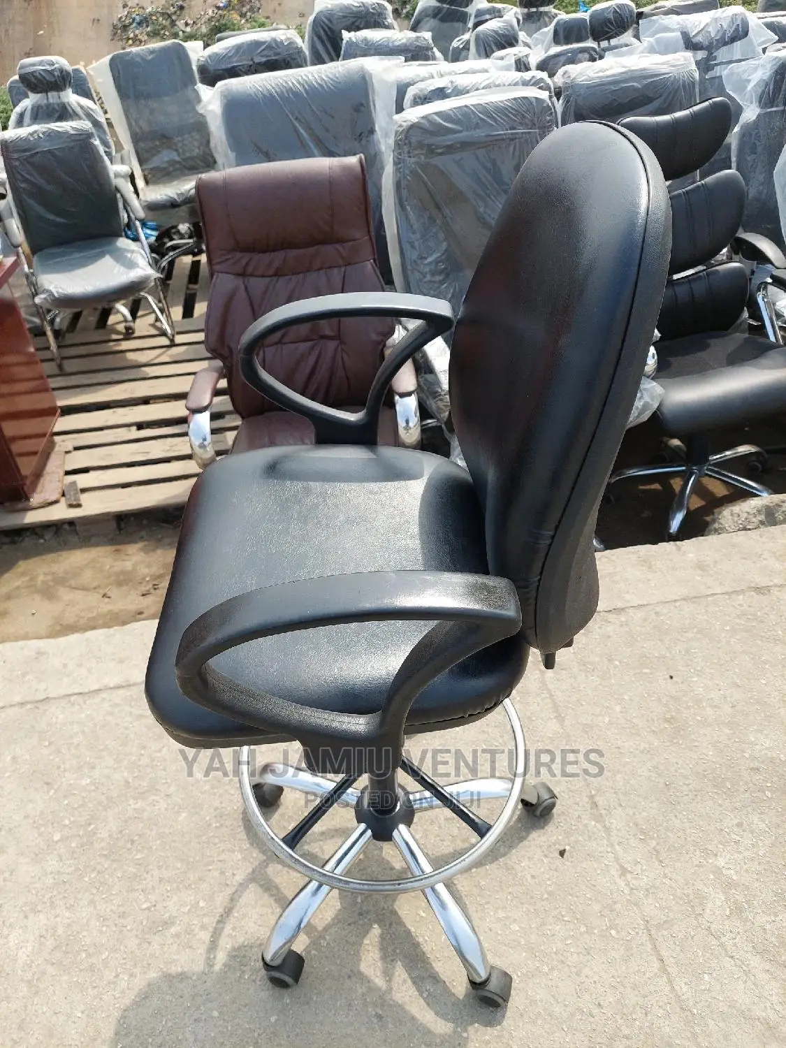Cashier Chair
