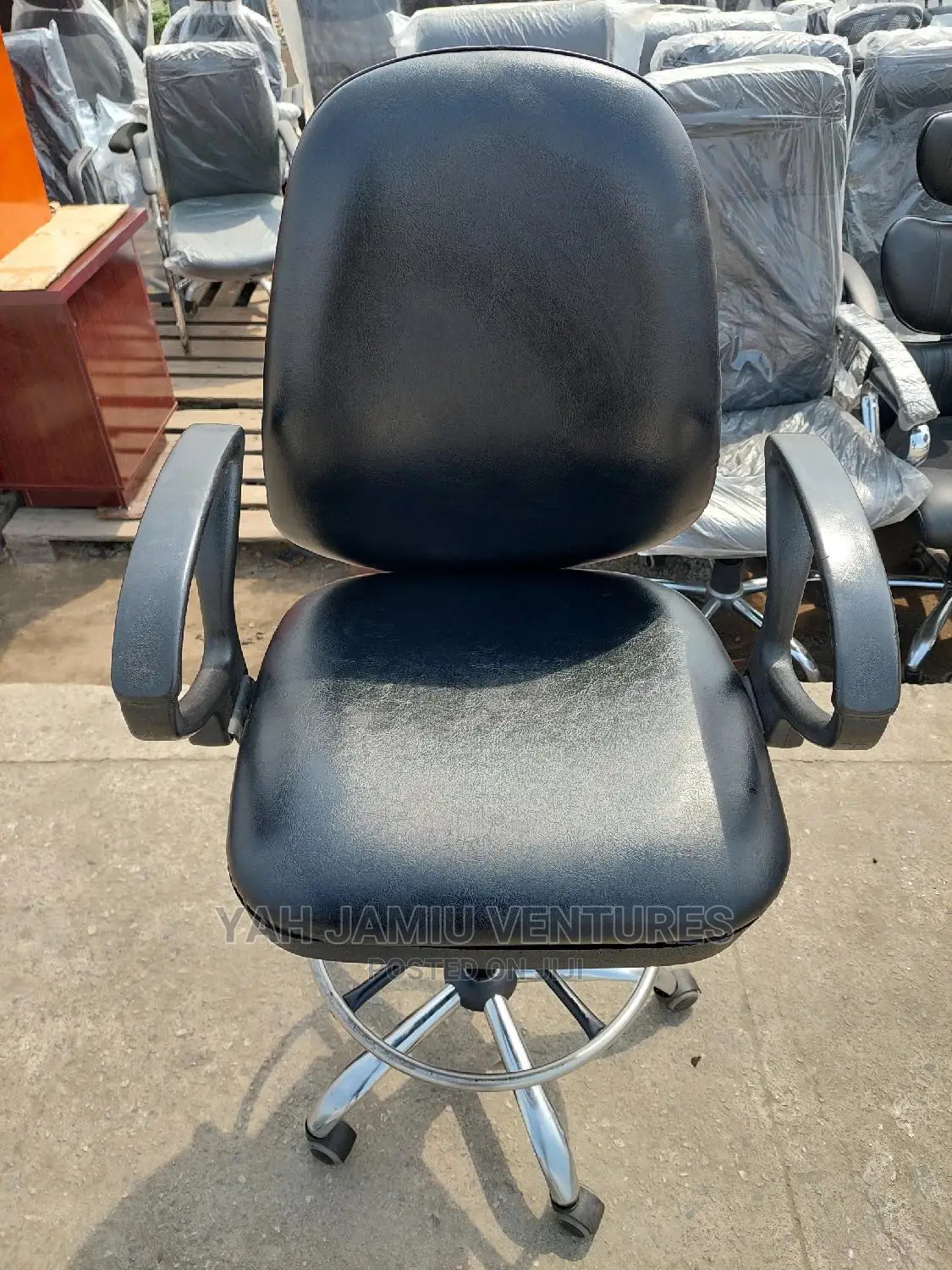 Cashier Chair