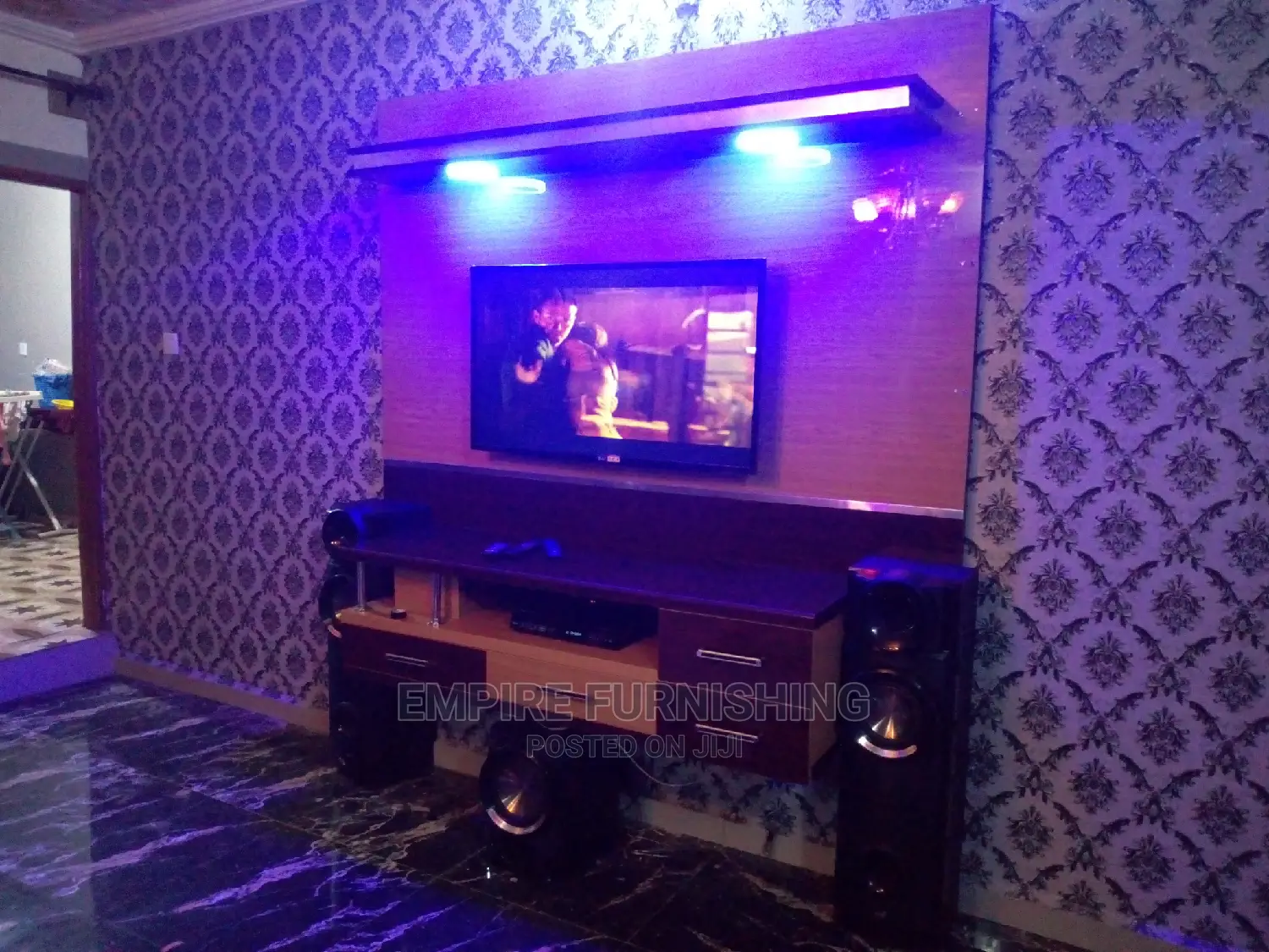 Classic TV Stand Fulwall