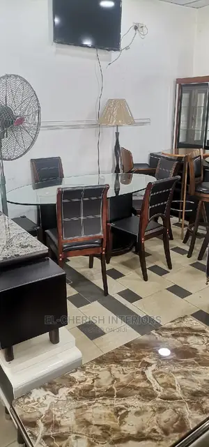 Oval Shaped Dining for 6 Seaters