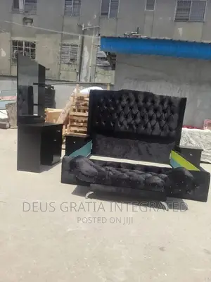 6 X 6 Bedframe, Dressing Mirror, Footrest,2 Drawers