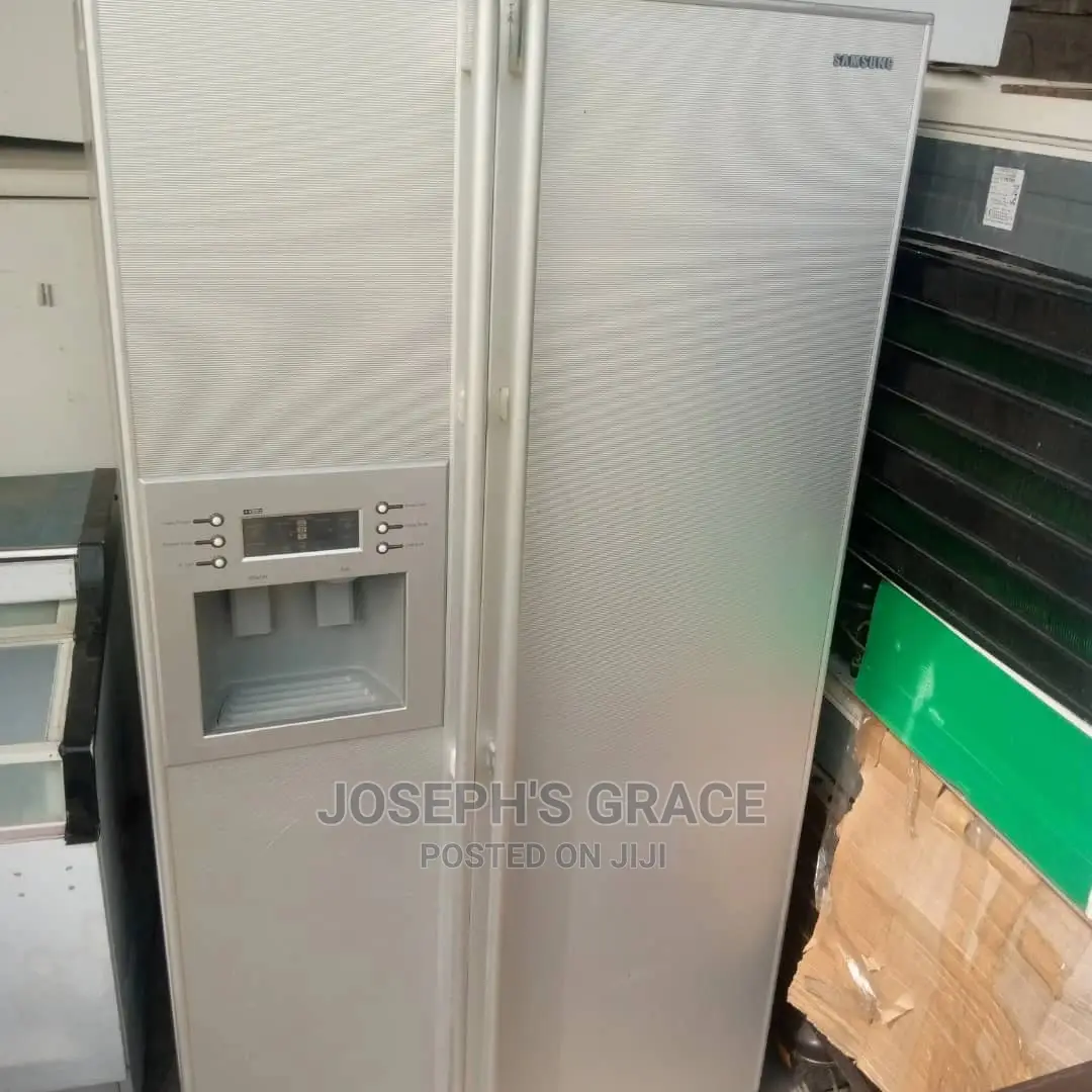 Samsung Double Door, Ice Cube $ Water Dispenser Fridge/Freez