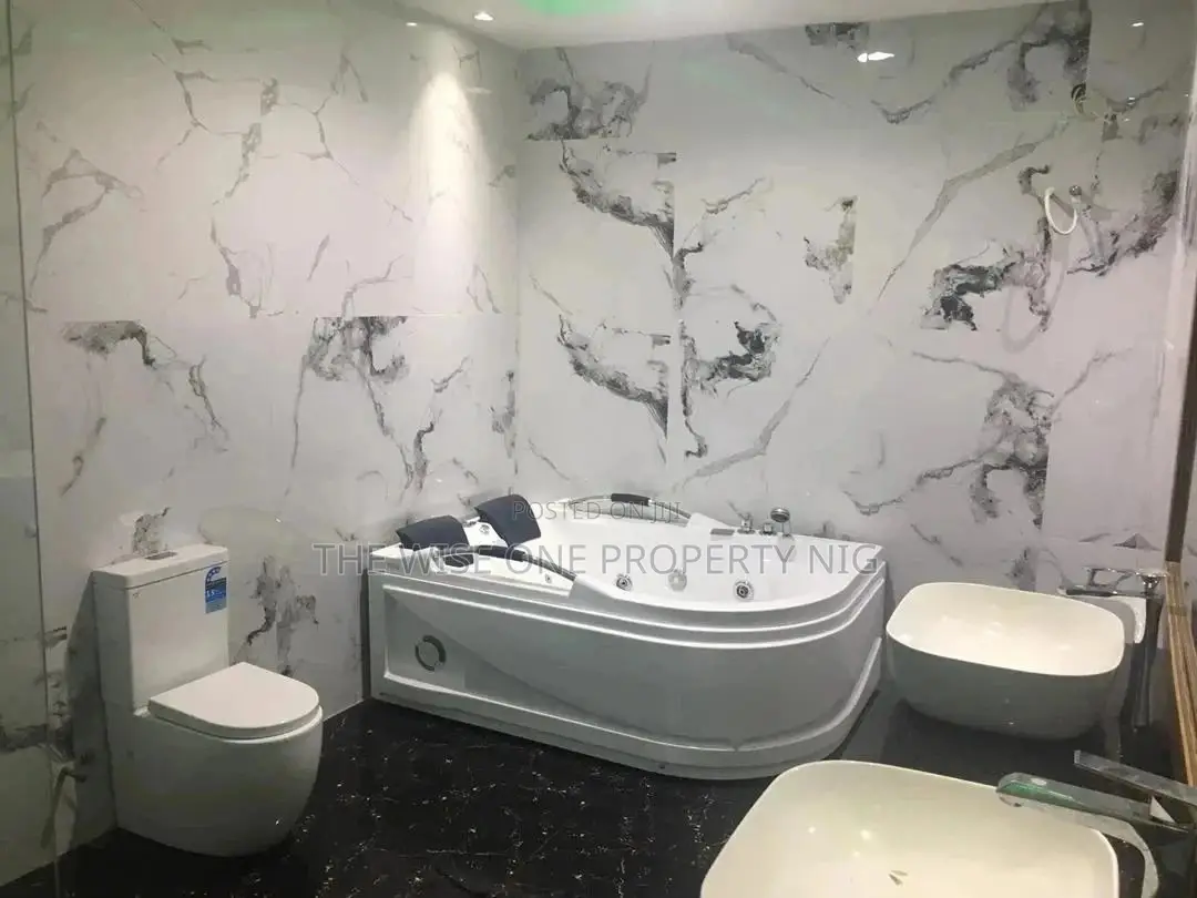 Hotel for Sale at Gra