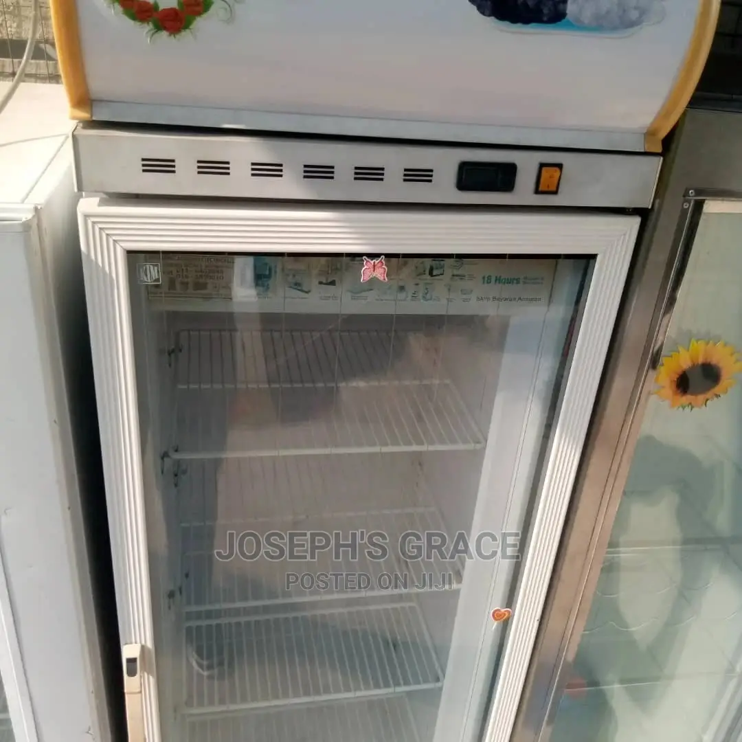 Supermarket Standing Display Chiller.