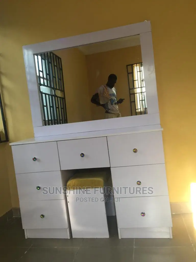 Dressing Table With Mirror