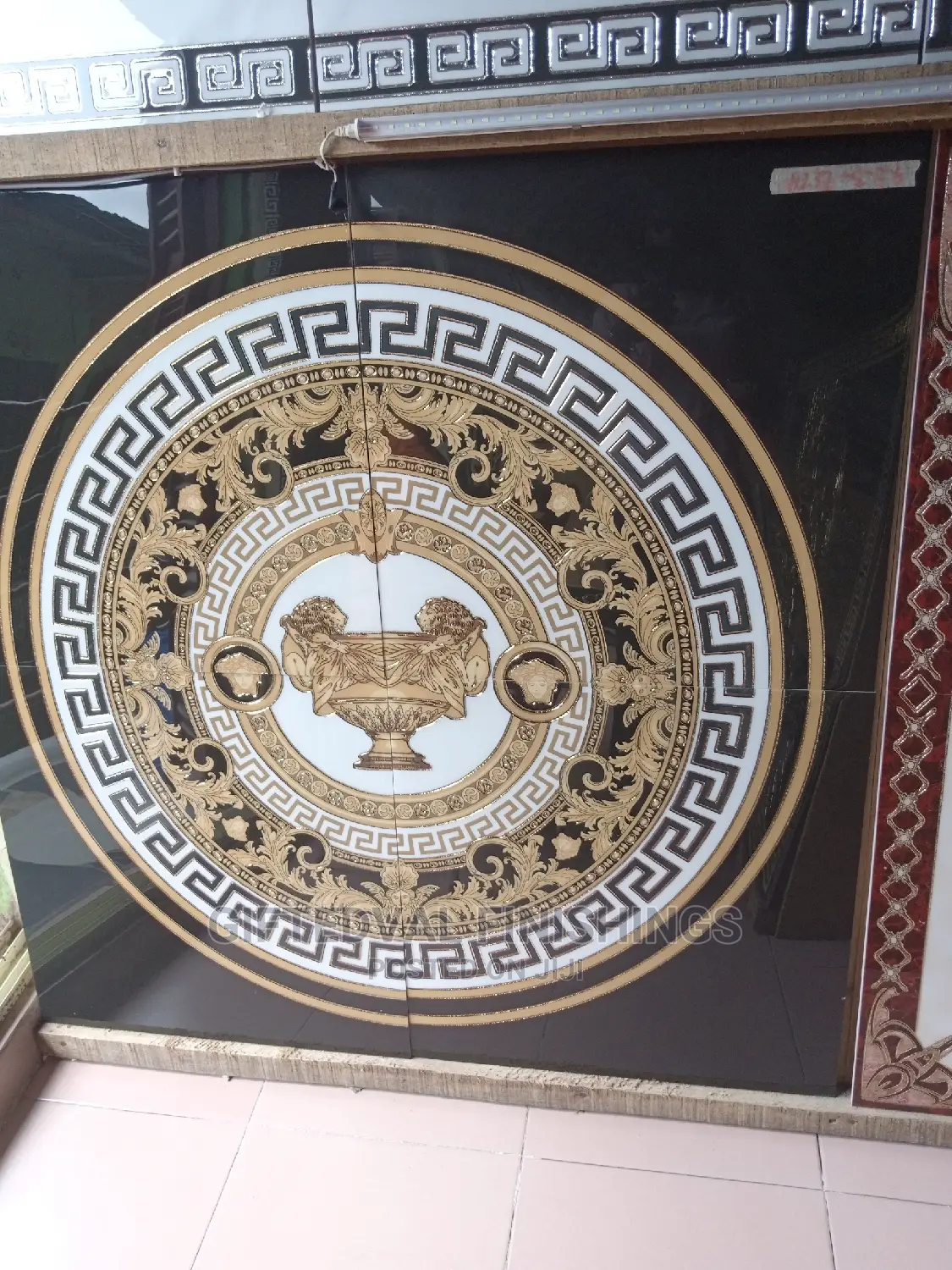 Original Center Decor