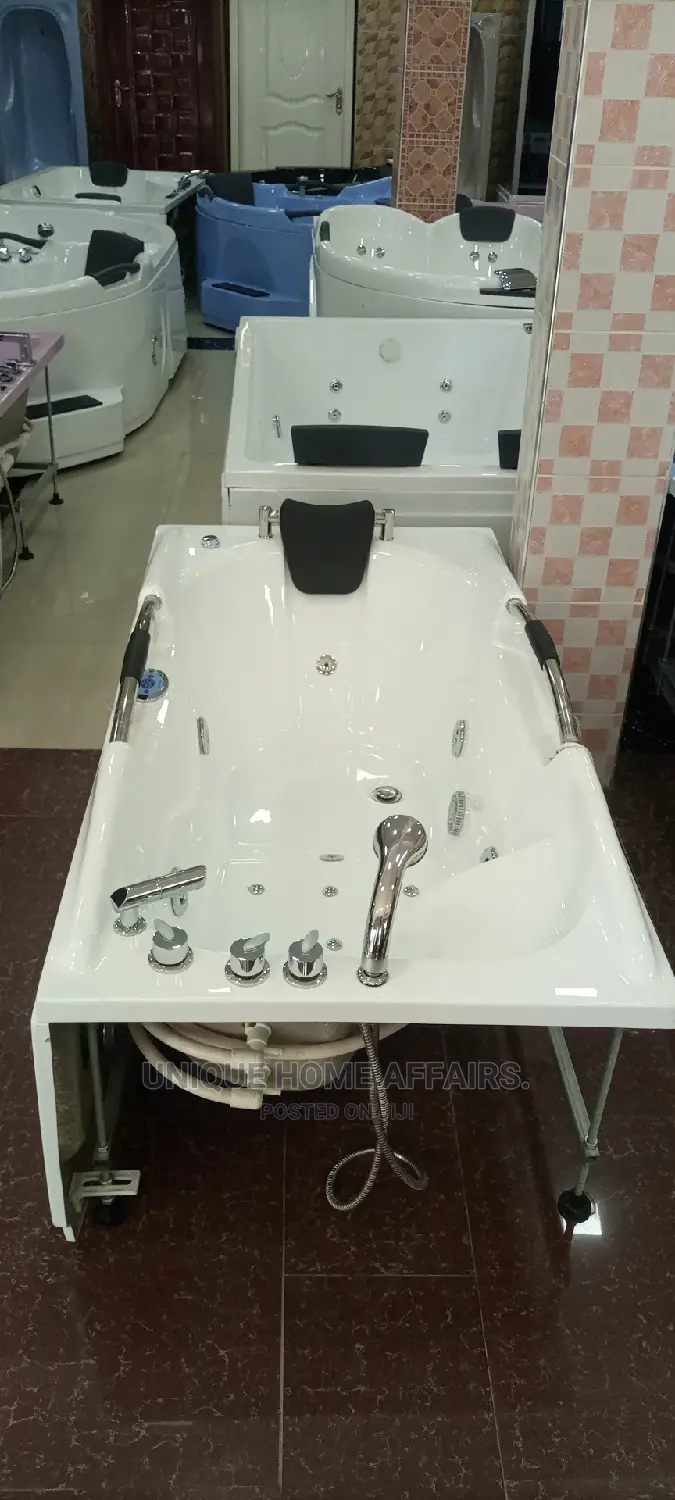 Single Jacuzzi Bath