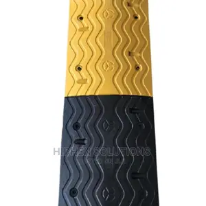 Black Yellow Safety Driveway Rubber Speed Bump