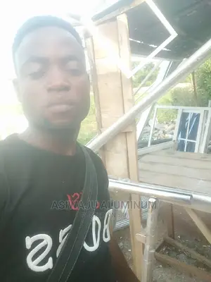 Hand Ranines Installation Will Glass Dissing
