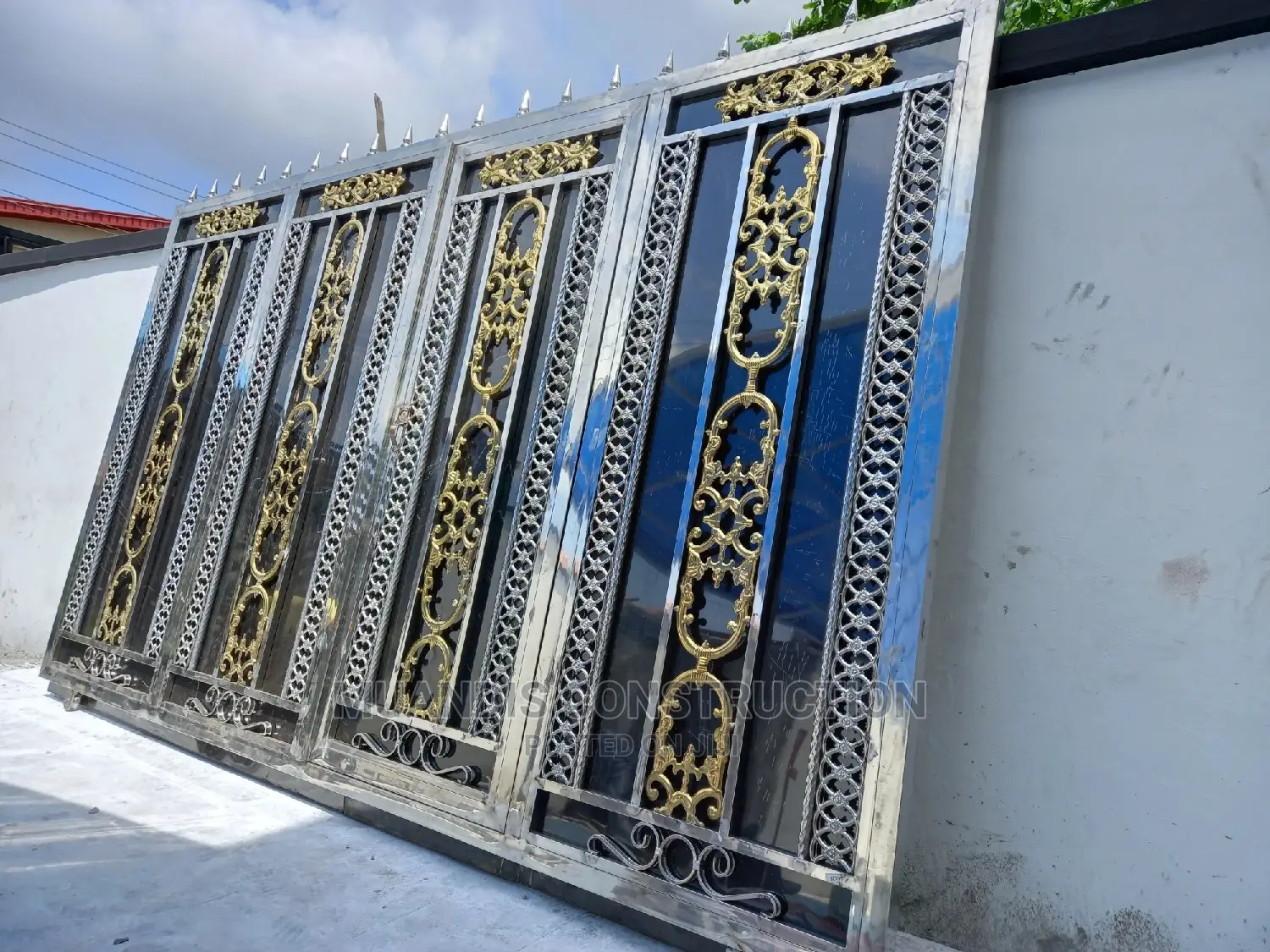 Elegant Stainless Gate