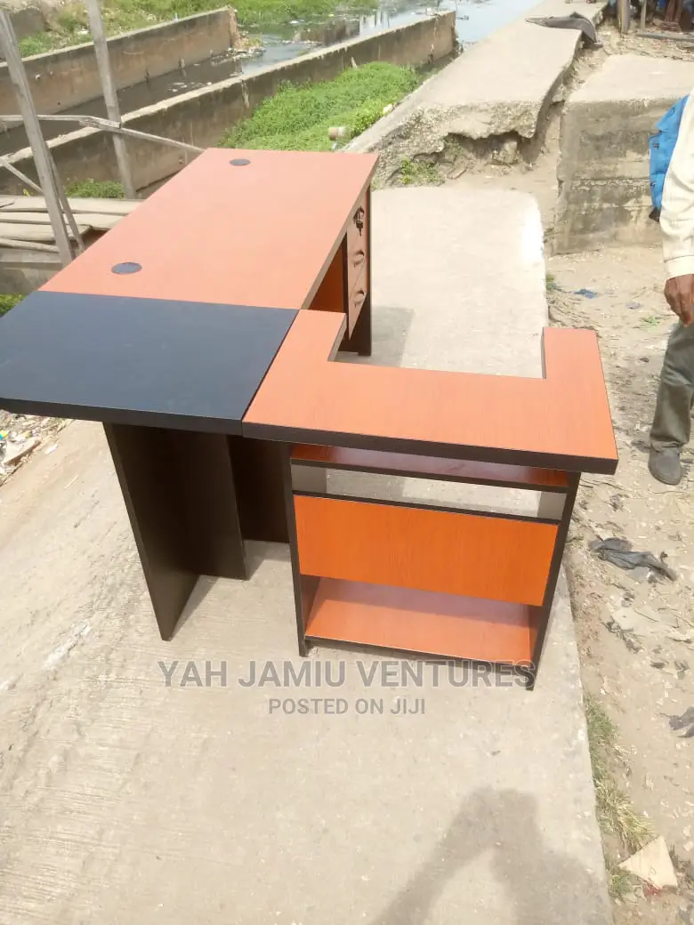 Executive Corner Table