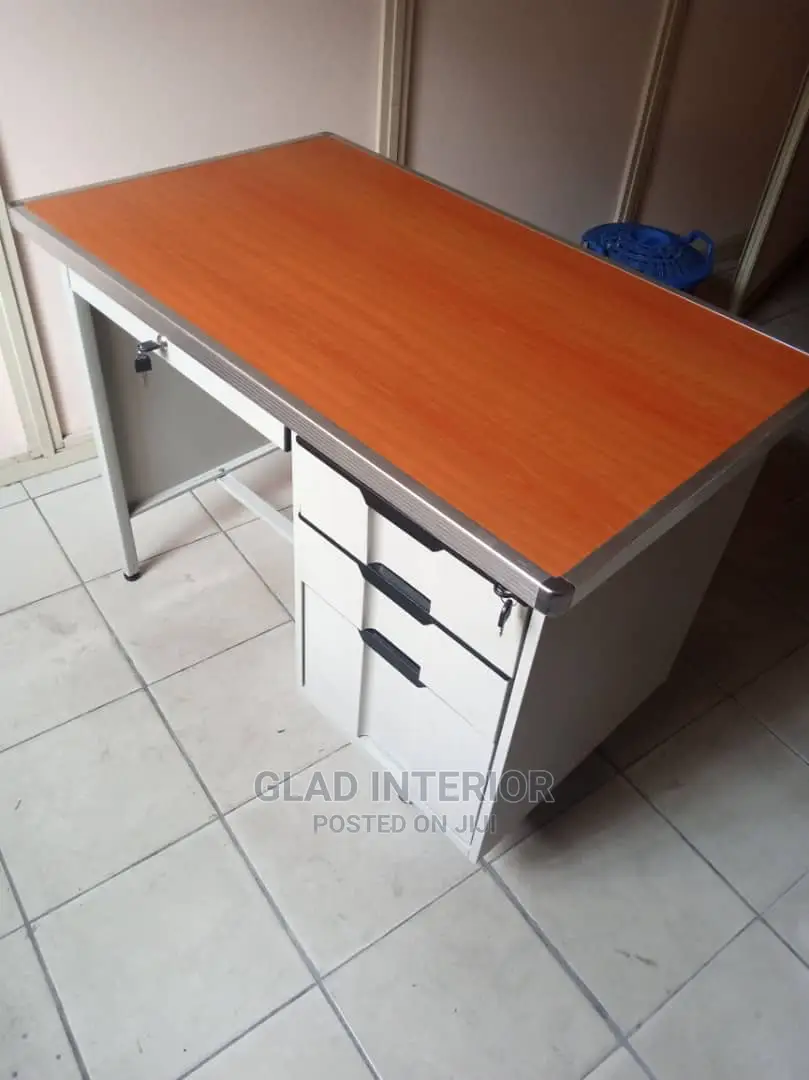 Mental Leg Office Table