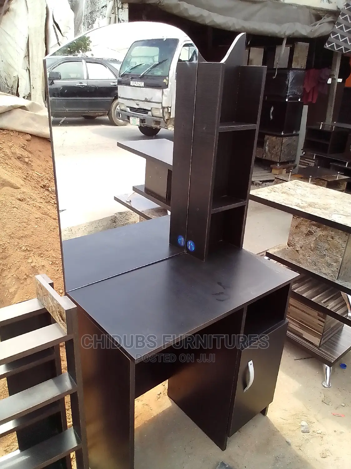 Quality Well Designed Dressing Table