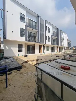 2bdrm Block of Flats in Inside An Estate On for sale