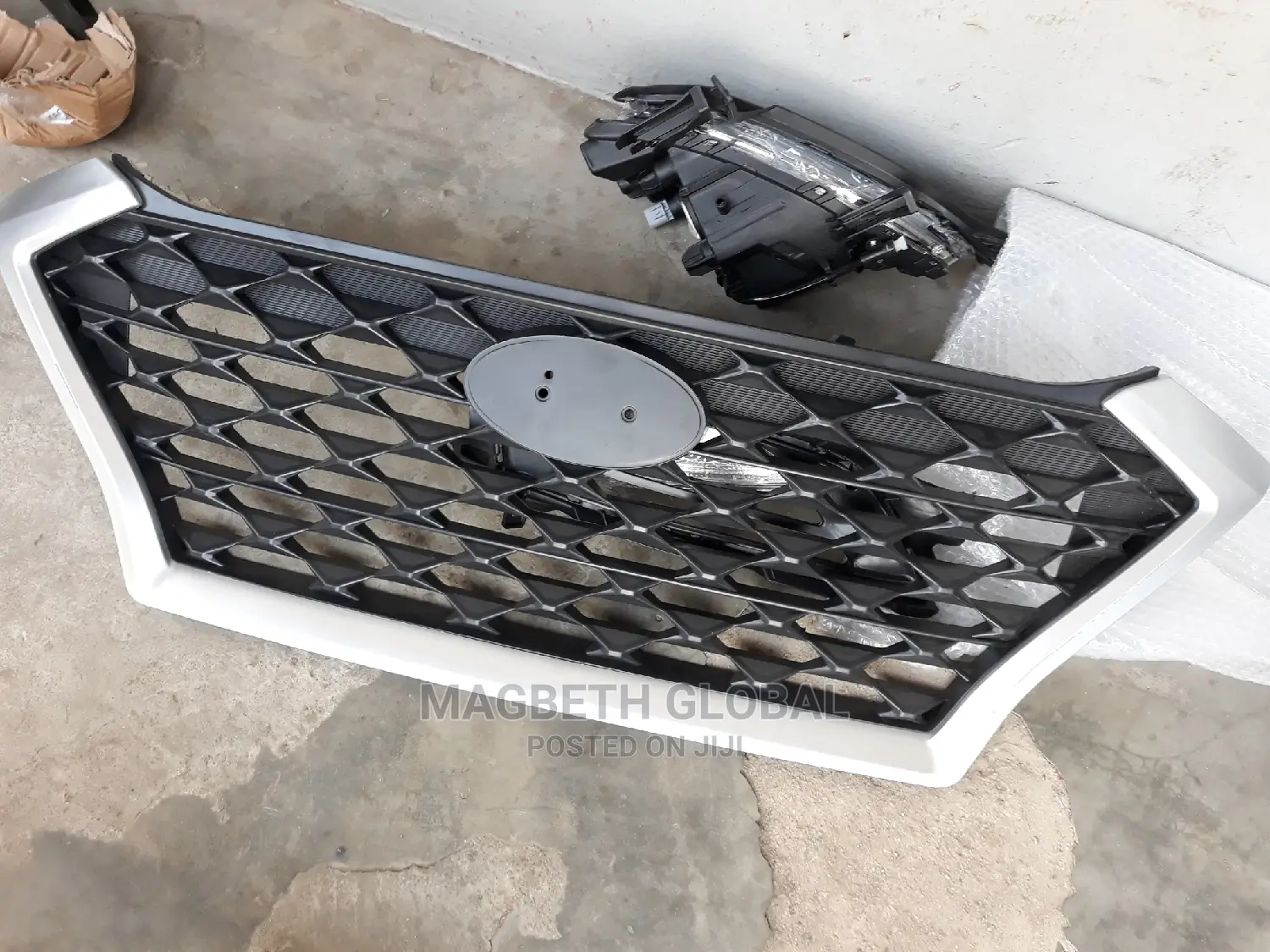 Grilles for Hyundia Tucson 019