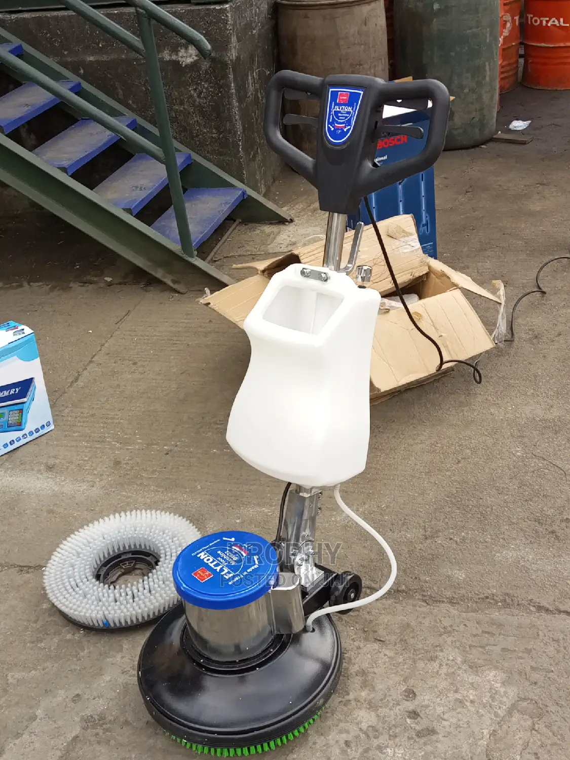 Durable Scrubbing Machine