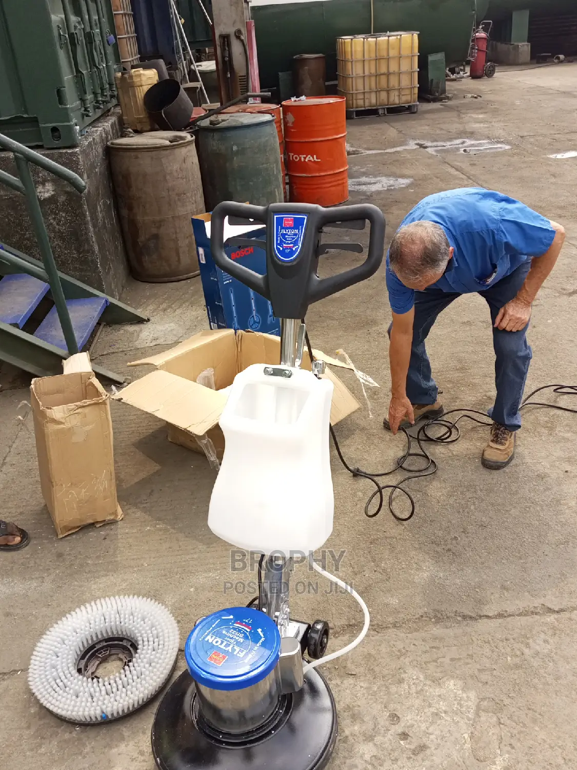 Durable Scrubbing Machine
