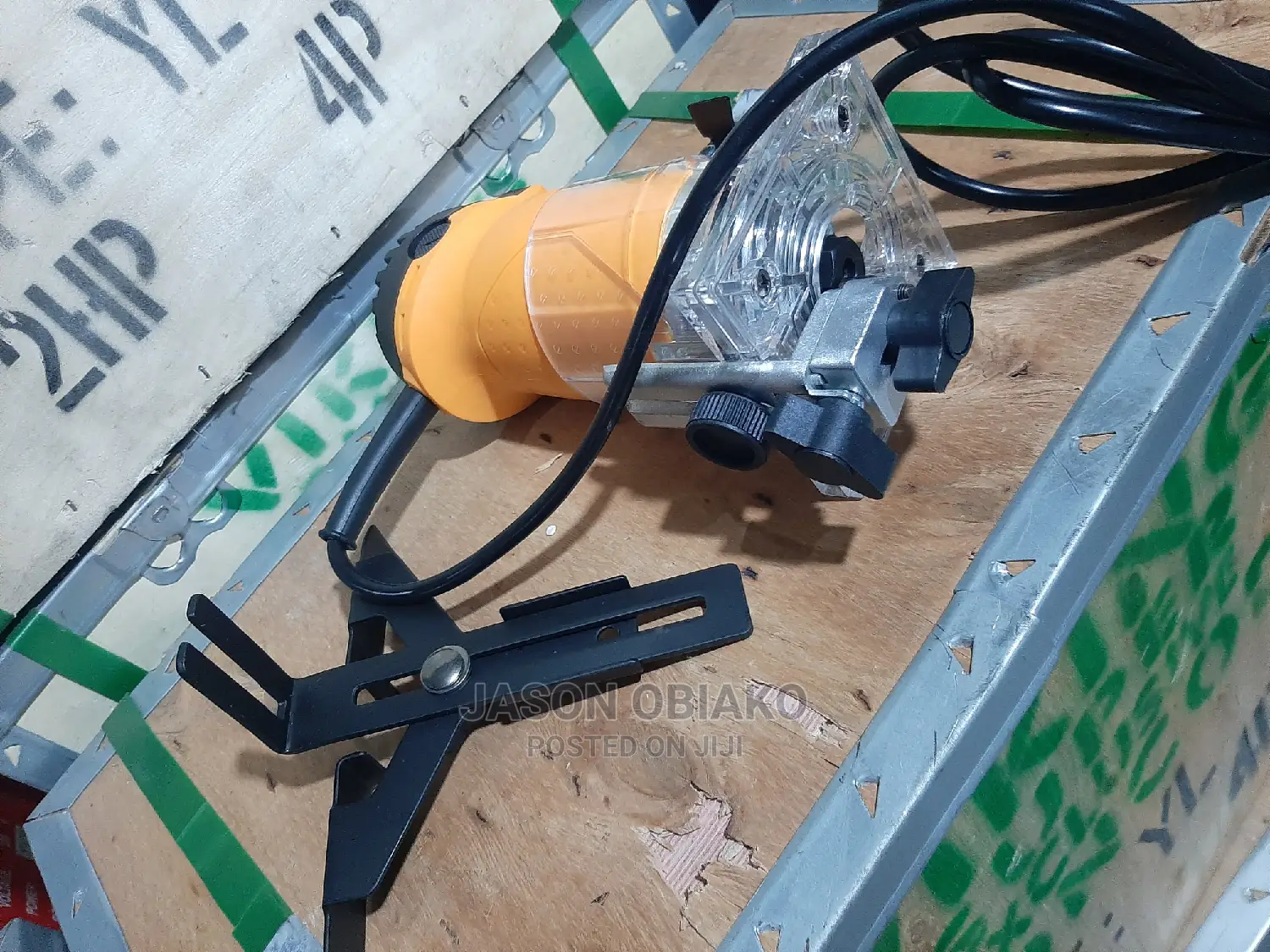 Laminate Trimmer Machine