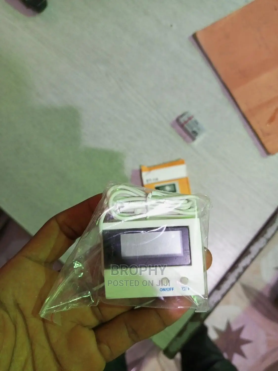 Small Size Digital Thermometer