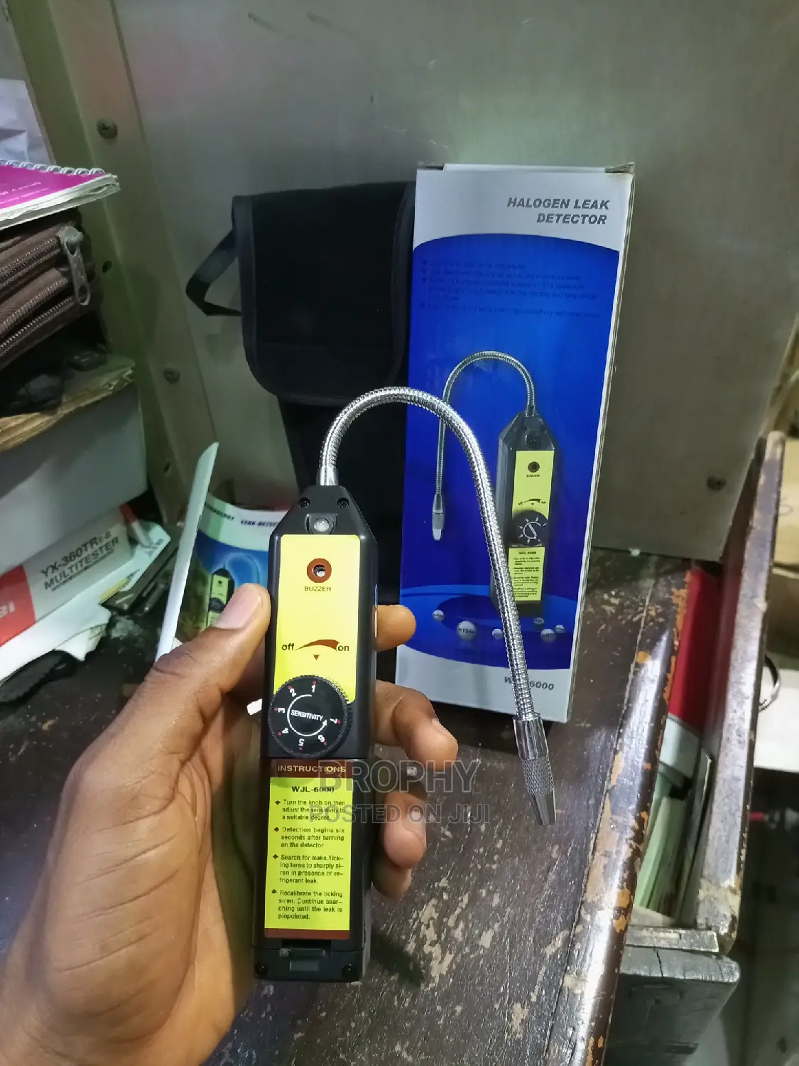 Halogen Leak Detector