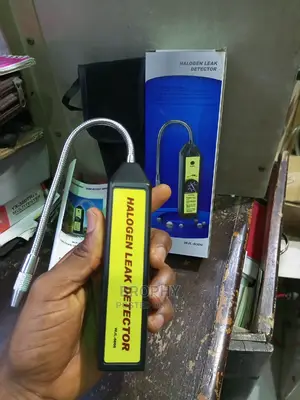 Halogen Leak Detector