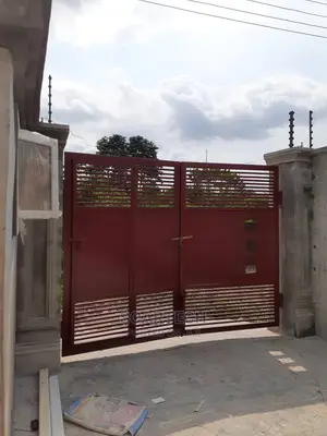Electric Perimeter Fencing With Intruder Sensor Siren