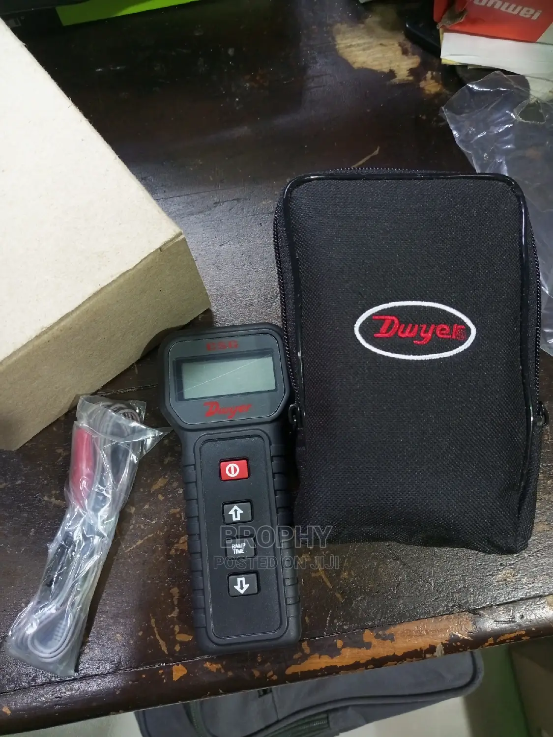 CSG Dwyer Current and Voltage Calibrator