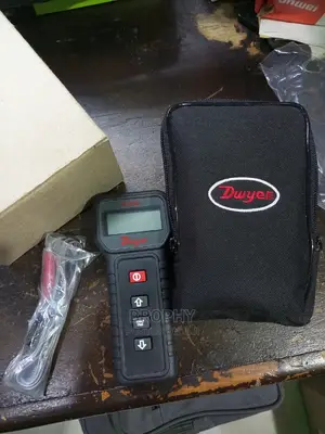 CSG Dwyer Current and Voltage Calibrator