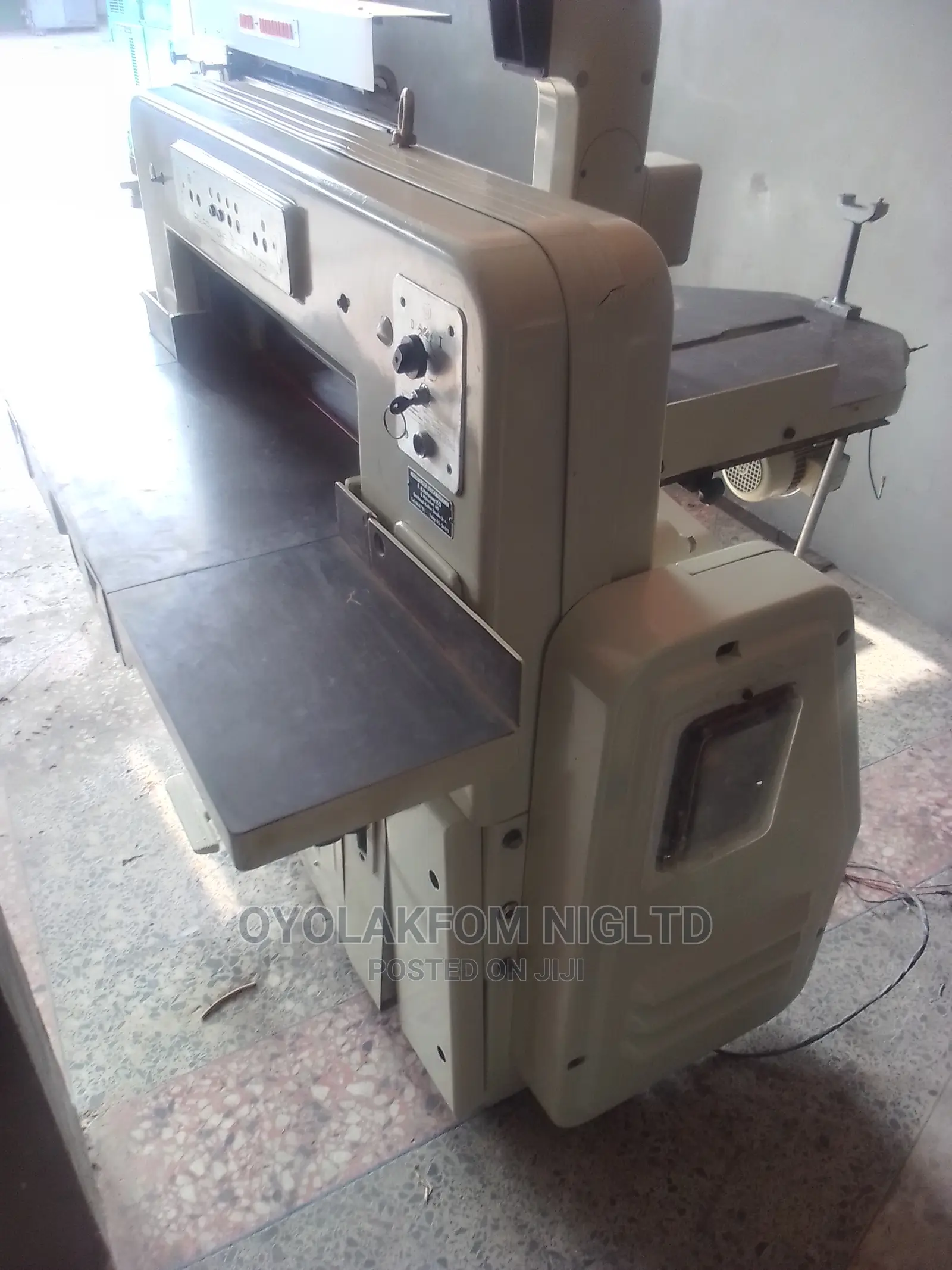 Polar Mohr Eltromat 72 Cutting Machine