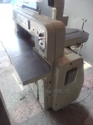 Polar Mohr Eltromat 72 Cutting Machine