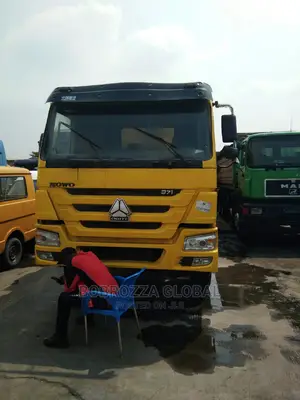 Howo Tipping Dumping Trucks Both New Chassis and Tokunbo