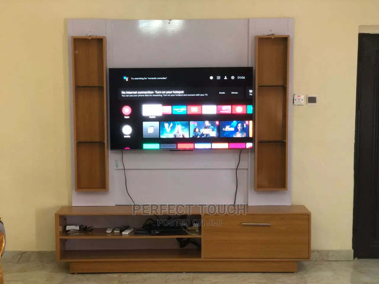T.V Cnsole