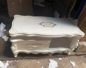 Royal Medium Center Table