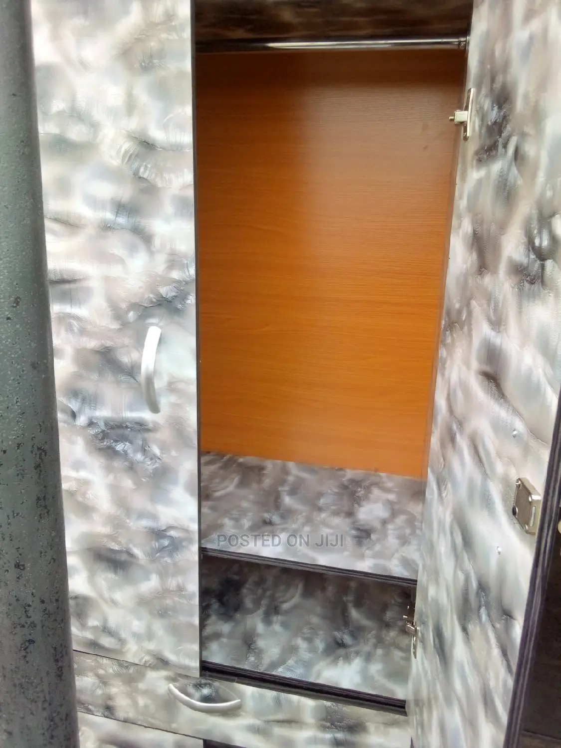 Solid Wooden Wardrobe 32/Inches by 6