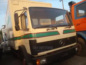 Mercedes 814 Mini Truck