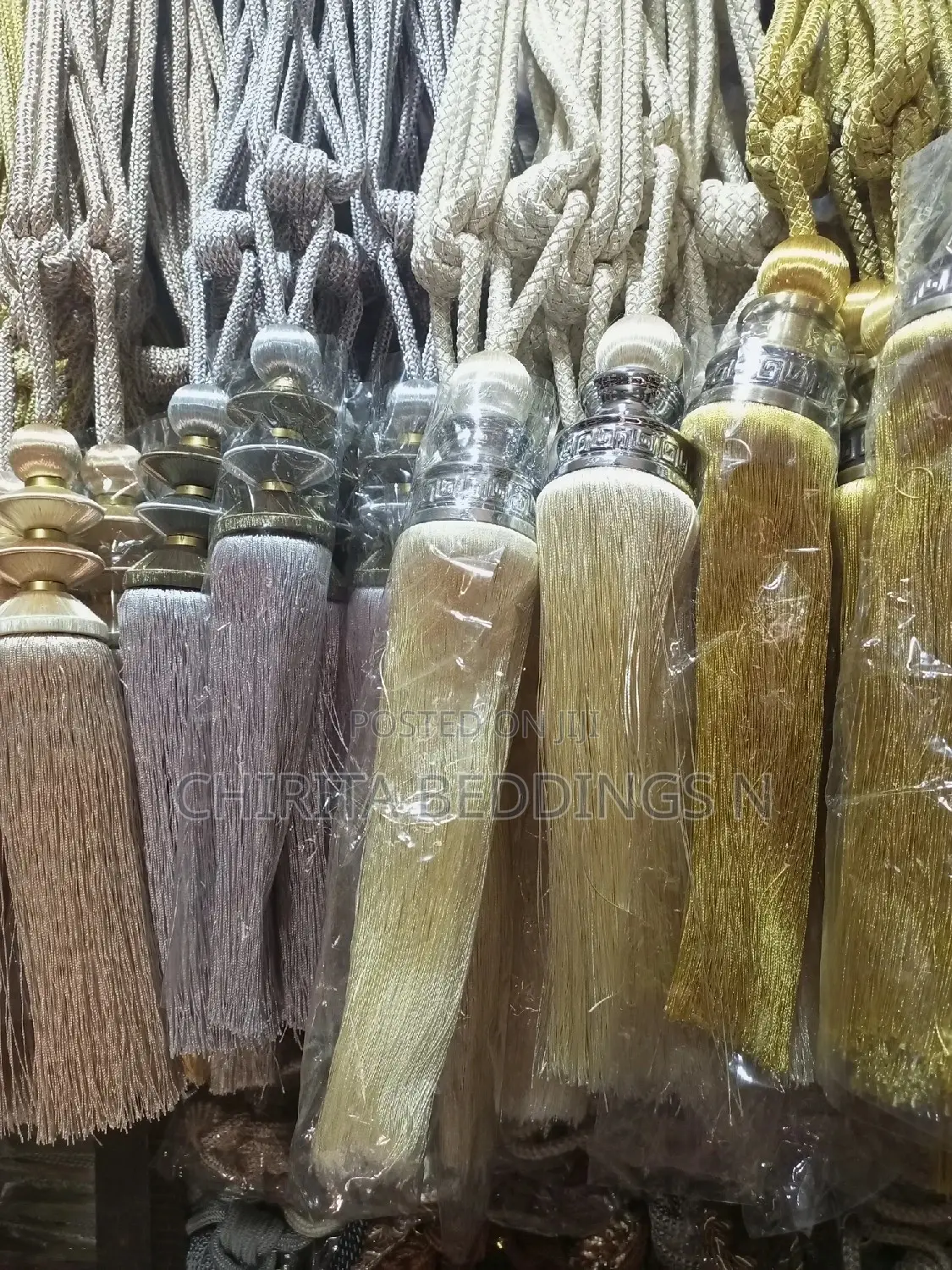 Curtain Packer