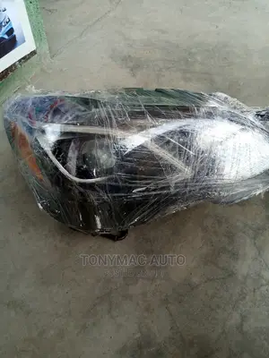 Mercedes Benz E350 W212 Headlight