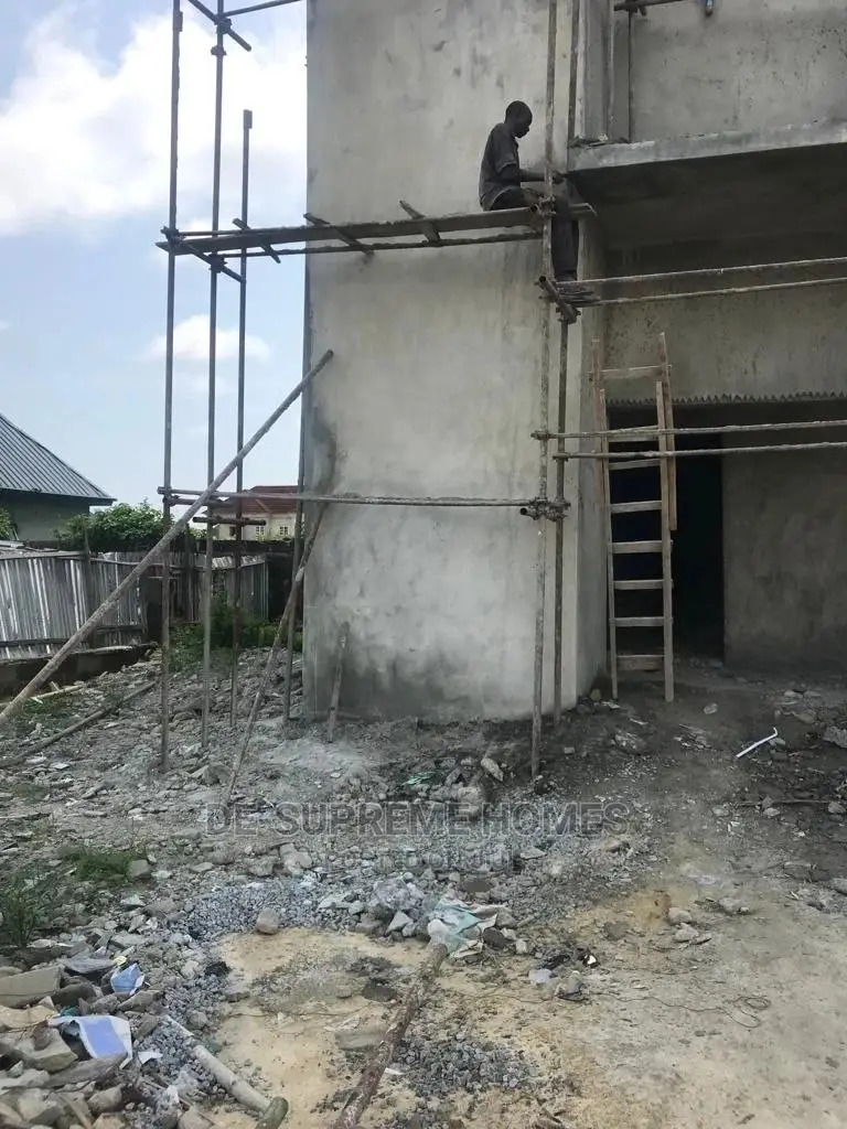 Large Shop Space Facing Express