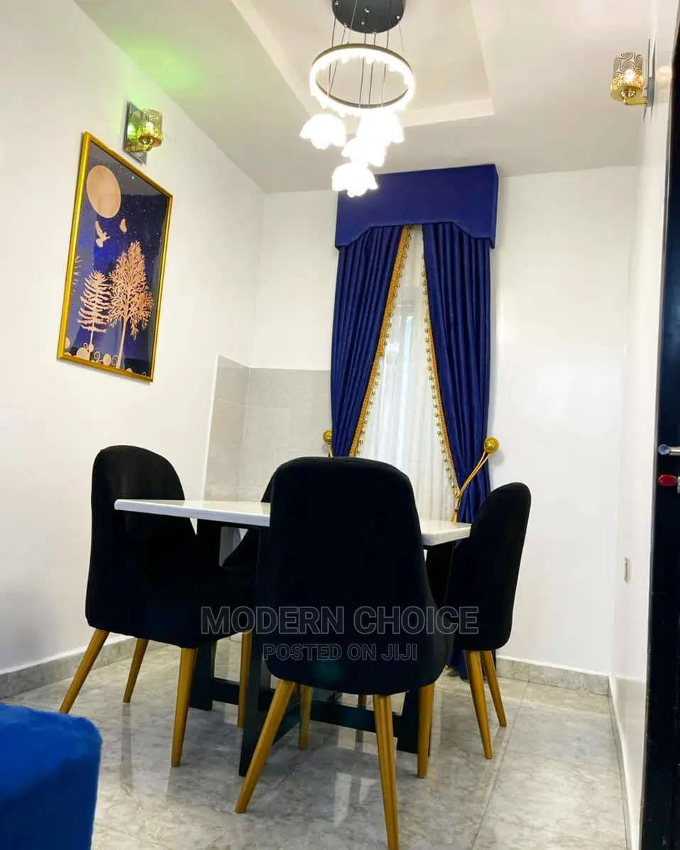 Dinning for 4 With High Glossy Table Top