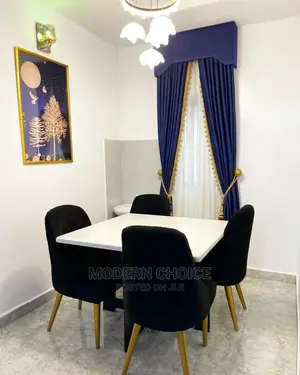 Dinning for 4 With High Glossy Table Top