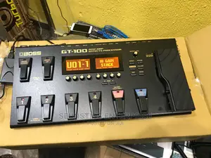 Boss GT 100 Guitar Effect Pedal