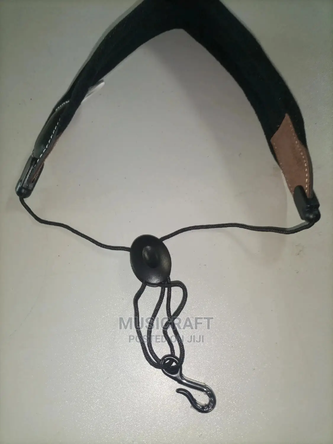 Cb - Black Saxophone Strap