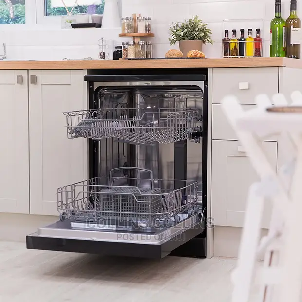 Russell Hobbs Rhdw3b Freestanding Full Size Dishwasher in Ojo